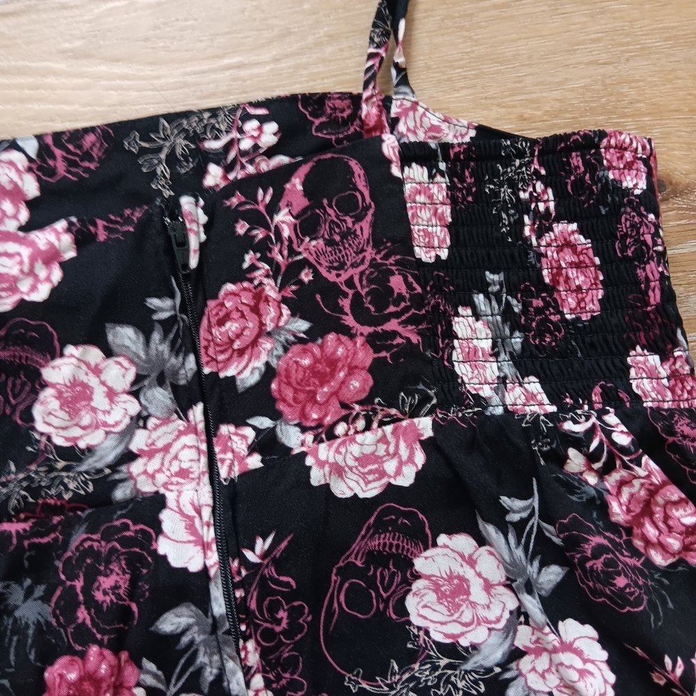 Hot Topic Floral & Skulls Mini Dress Size Medium - Picture 5 of 7